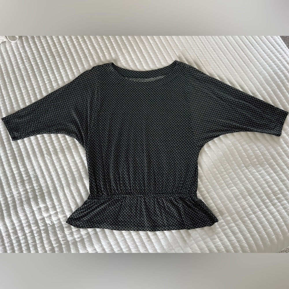 Ann Taylor Loft, black & white 3/4 sleeve stretch top, Women’s Small
